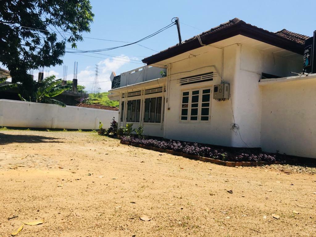 Umaya Rest Inn Balangoda Buitenkant foto